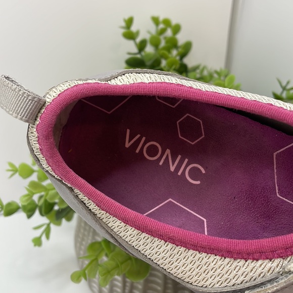 EUC Vionic Ailie White Mary Jane Athletic shoes size9 pink gray white - Picture 13 of 13